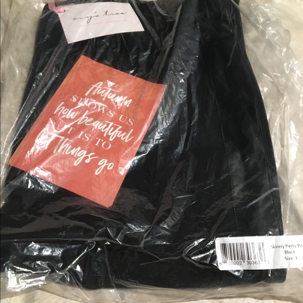 Evy’s Tree Black Party pants size large new!